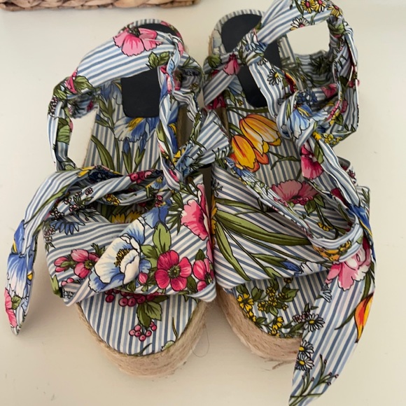 Zara Sandals - Picture 1 of 2